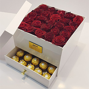 جعبه گل رز و شکلات دلبر کد268